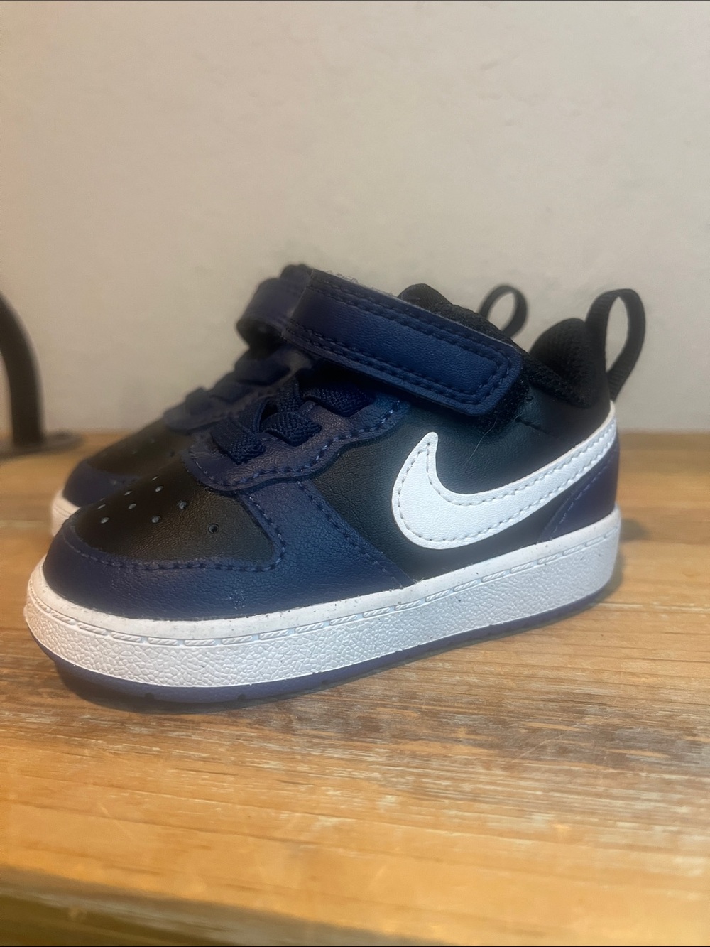 Nike Baby/Toddler Court Borough Low 2 in Black and Navy size 4C